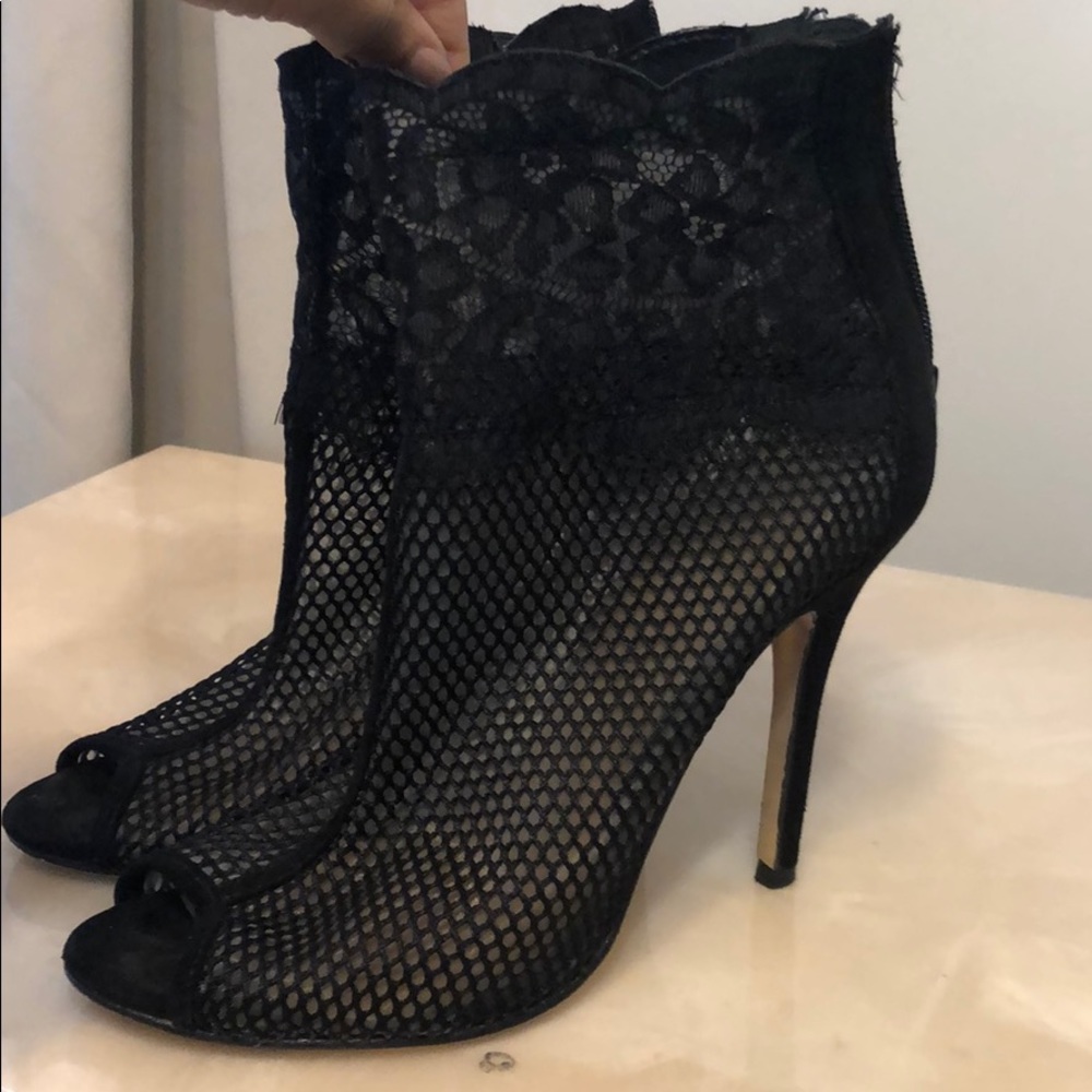 CHINESE LAUNDRY BOOTIES